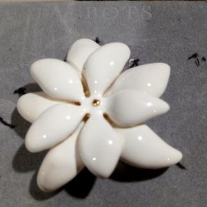 Talbots White Flower Brooch